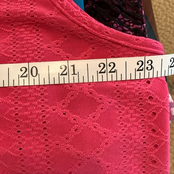Pink Sleeveless Eyelet Tank 4X - Picture 6 of 6